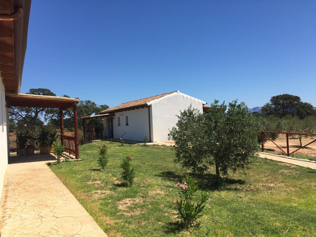 Agriturismo Mieleamaro Villa Olbia Exterior foto