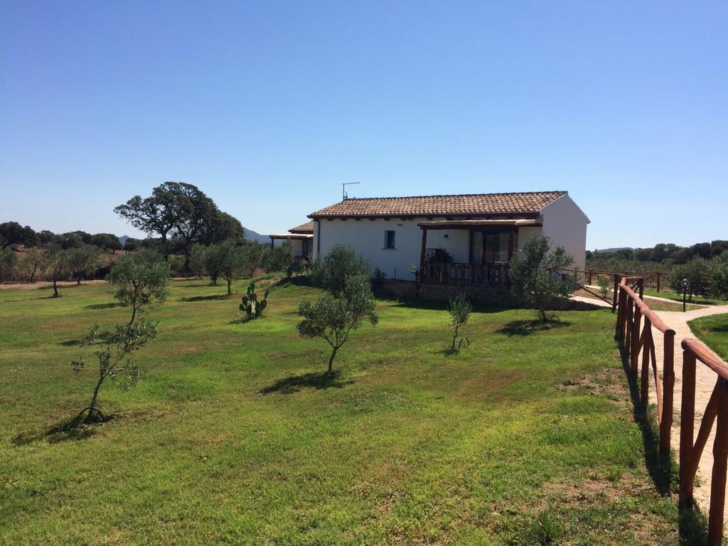 Agriturismo Mieleamaro Villa Olbia Exterior foto