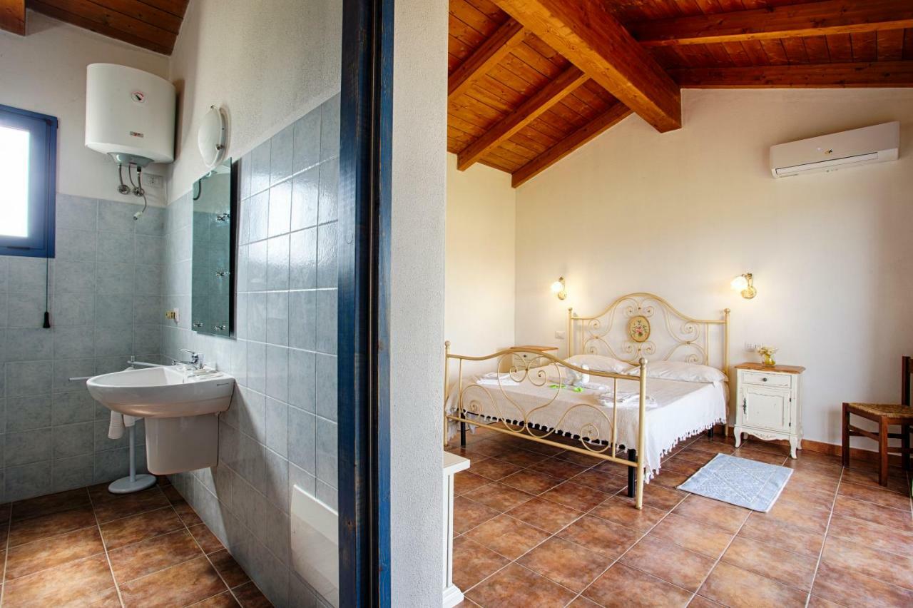 Agriturismo Mieleamaro Villa Olbia Exterior foto
