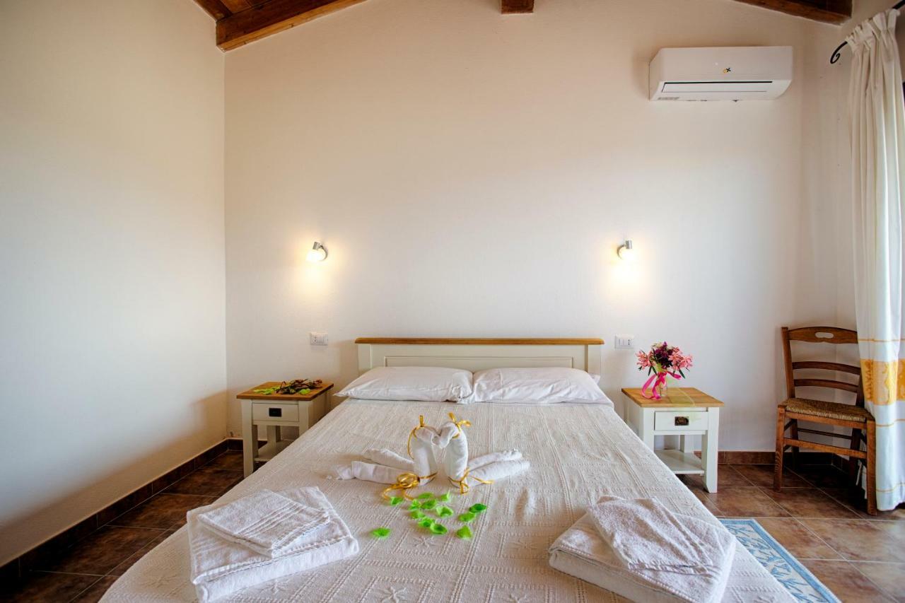 Agriturismo Mieleamaro Villa Olbia Exterior foto
